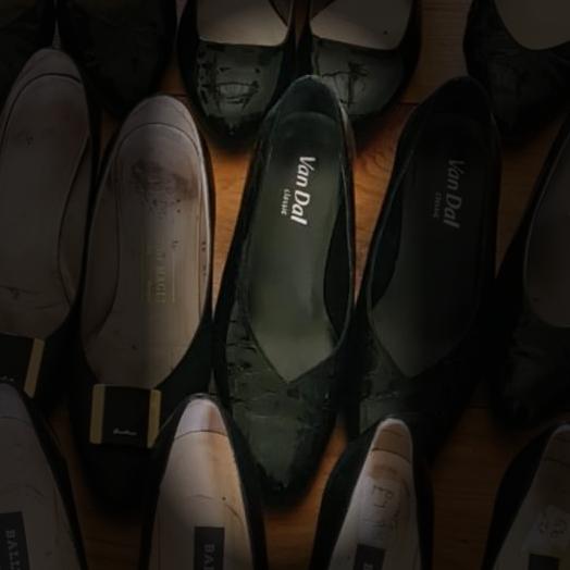 Black Van Dal Ballet Flats