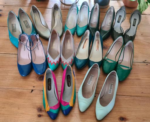 Green Heels / Court Shoes