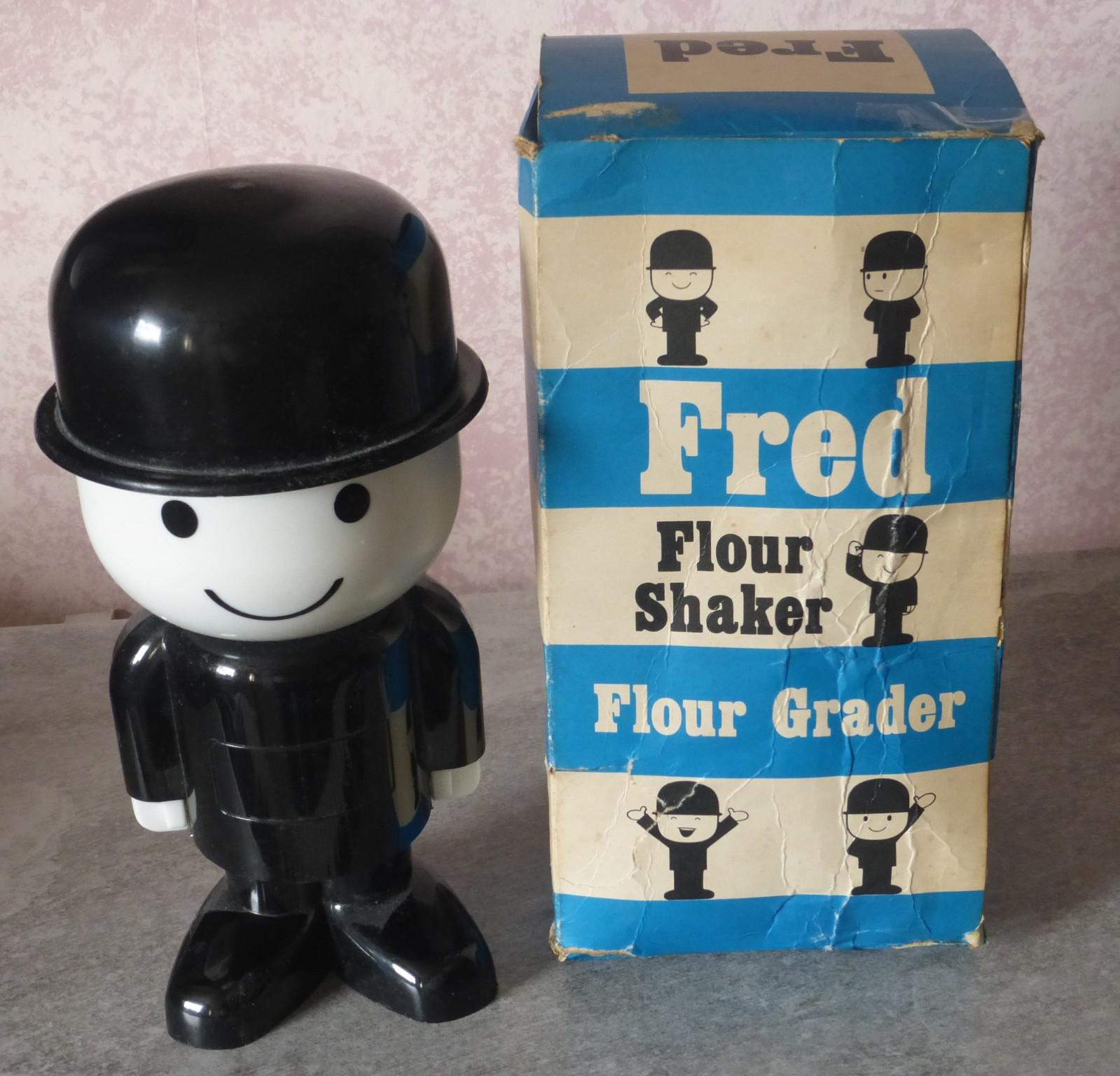 Fred Flour Shaker