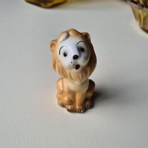 Vintage Porcelain Lion Figure 2