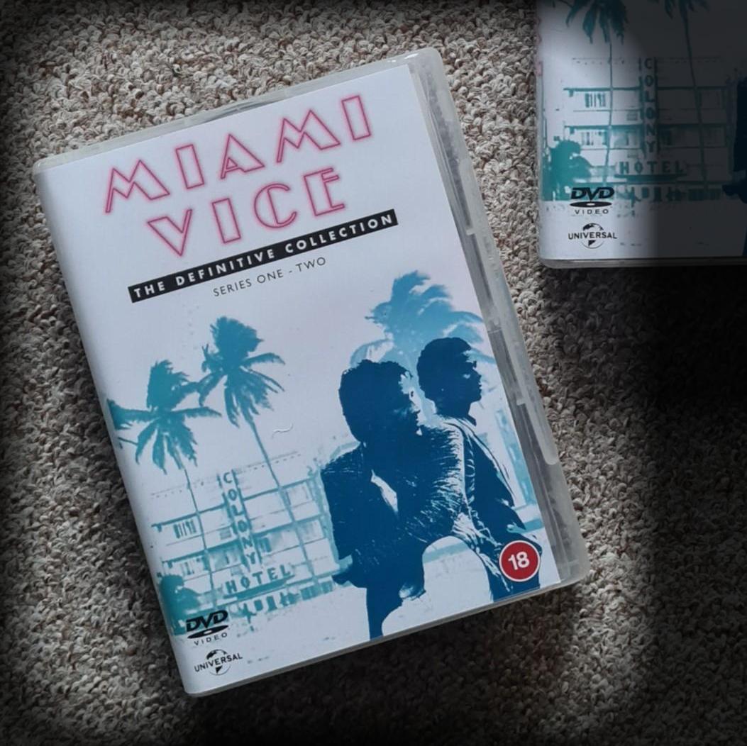 Miami Vice: The Definitive Collection Series One - Two alt 1