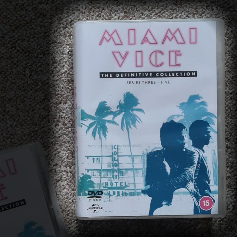 Miami Vice: The Definitive Collection alt 1