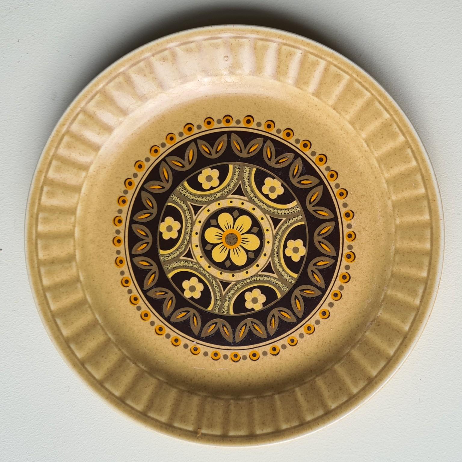 Vintage Plate with Intricate Design 1