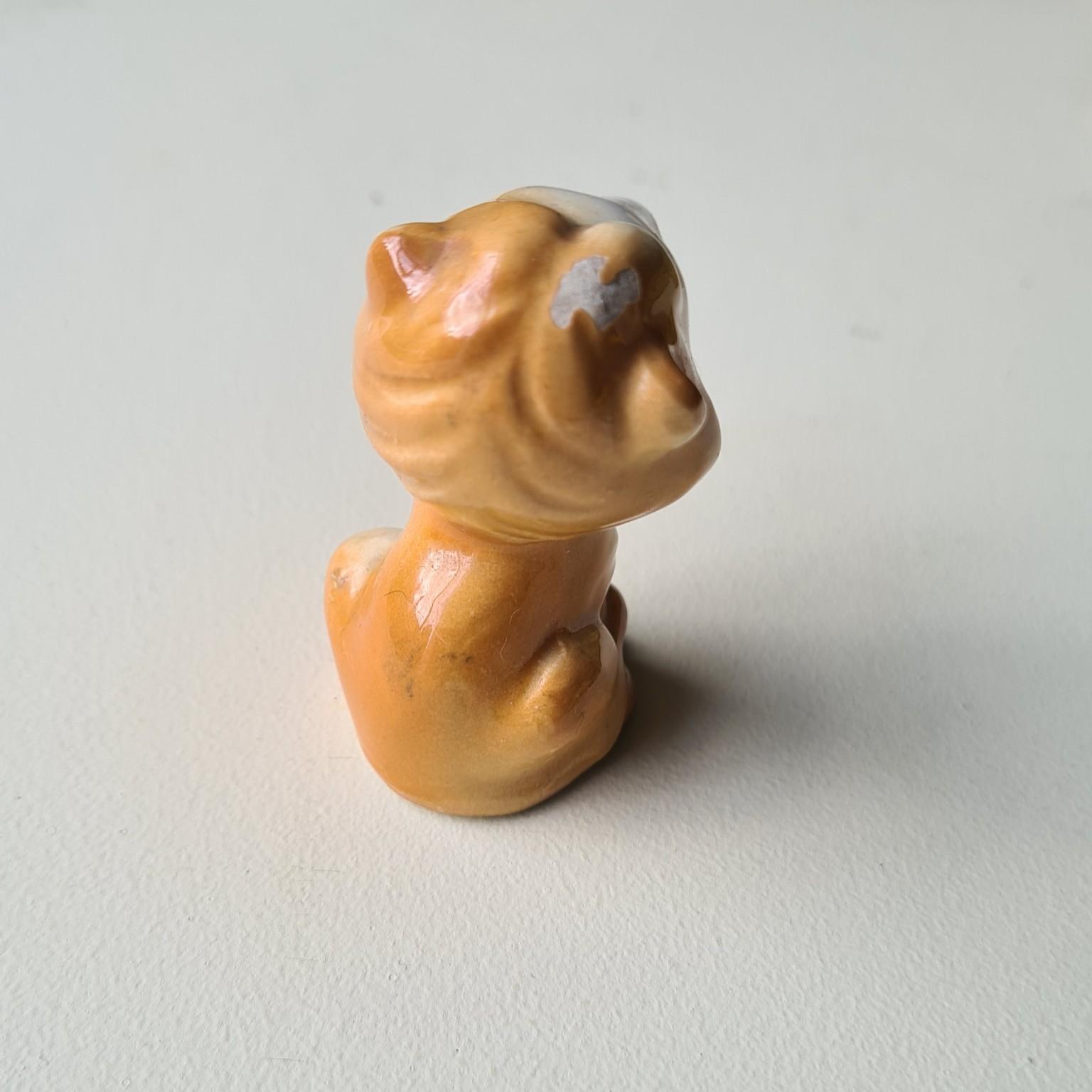 Vintage Porcelain Lion Figure 2